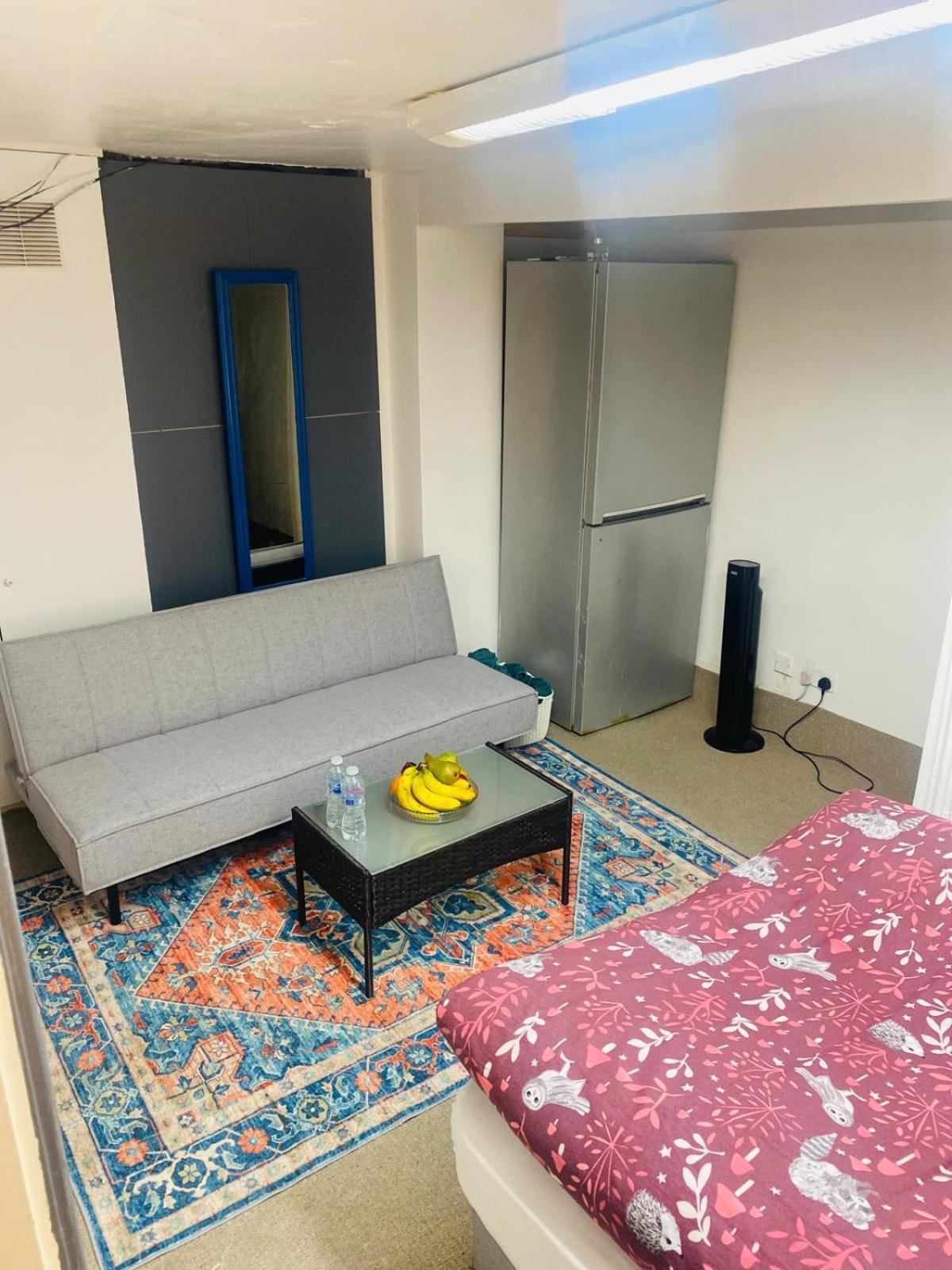 Cozy Studio Opposite Chelsea Stadium Londra Esterno foto