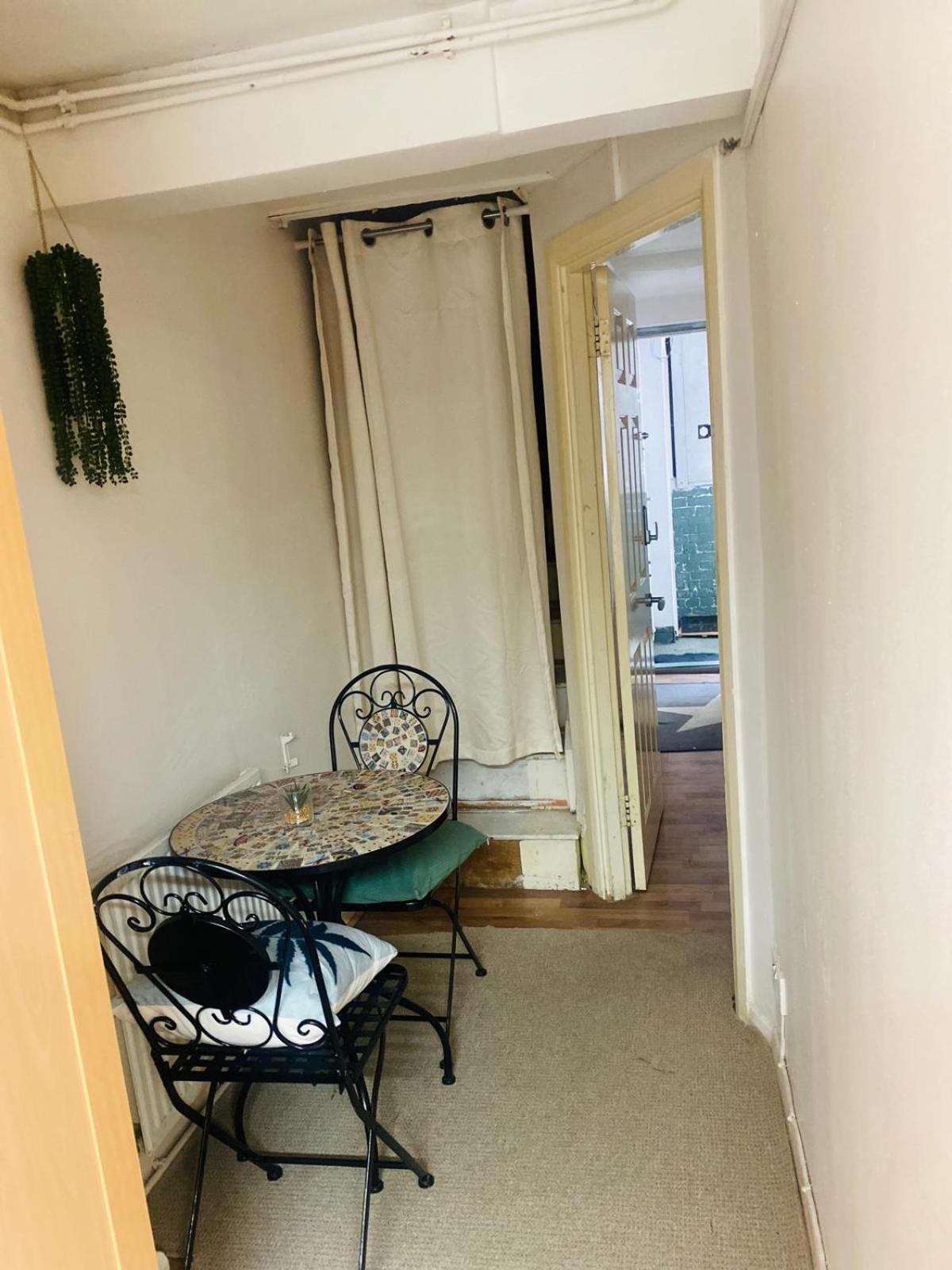 Cozy Studio Opposite Chelsea Stadium Londra Esterno foto